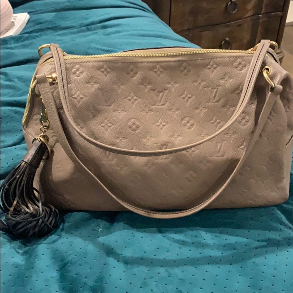 Louis Vuitton Zipped Tote